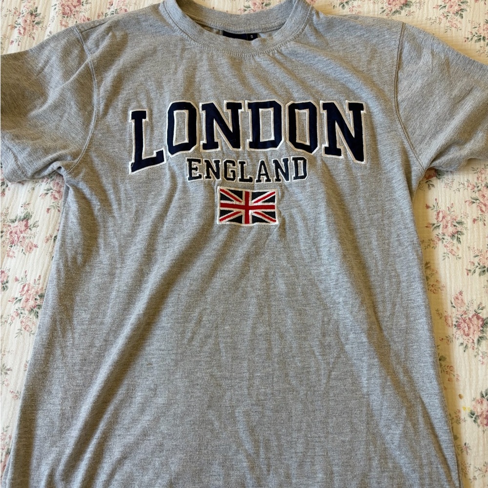 LONDONJEAN Gray Short Sleeve Tee